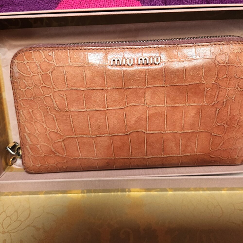 Miu Miu Wallet - Beautiful Condition, With Box - image 1